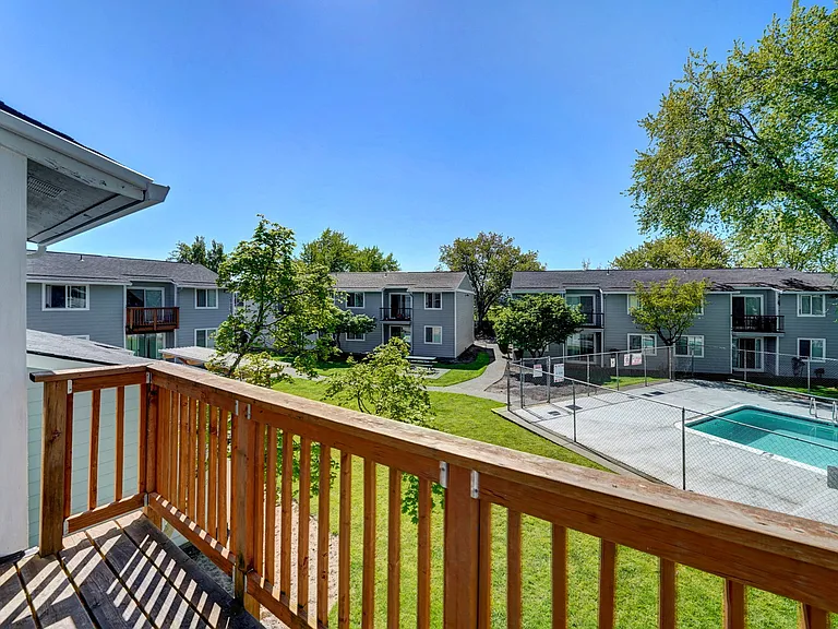 Karens Korner Apartments — Photo 20