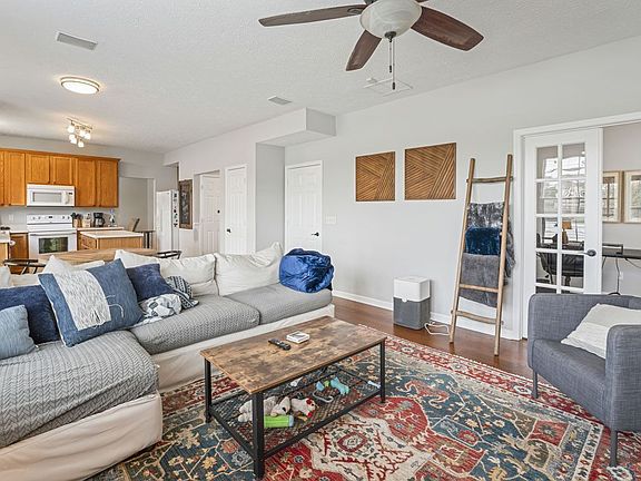 4th image of 8101 Castilla Dr