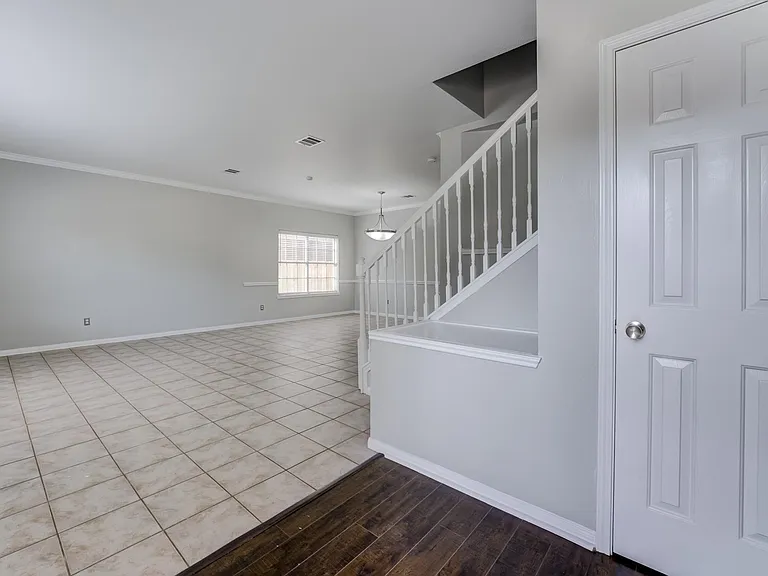 12415 Silversmine Dr — Photo 37