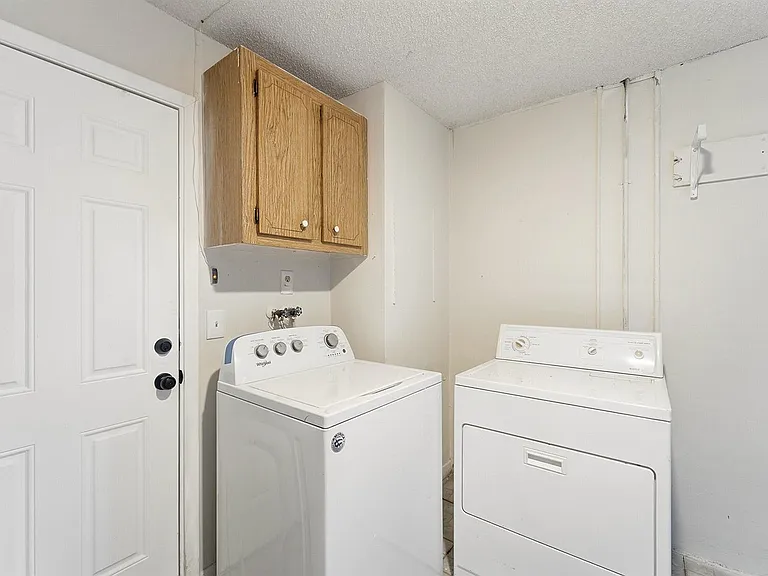 22267 SW 57th Ave — Photo 23