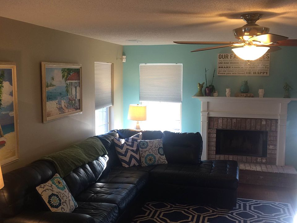 Family room 2