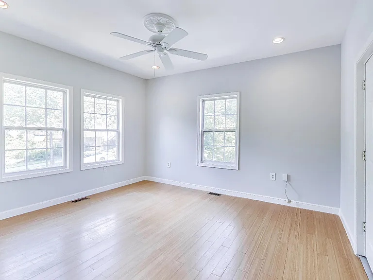 5713 Eads St NE — Photo 14