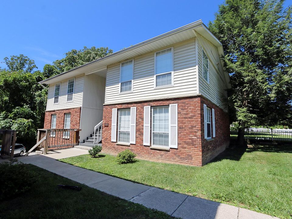 1st image of 2185 Oakridge Dr APT B