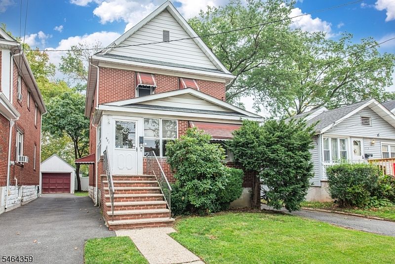 1st image of 481 Jefferson Ave