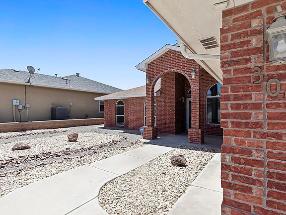 2nd image of 304 Bosque