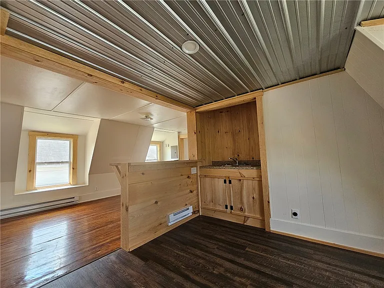 207 East Ave — Photo 15