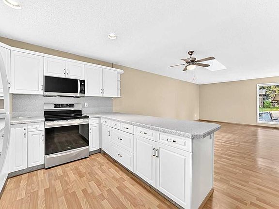 5th image of 336 W Rundlehill Dr NE #13