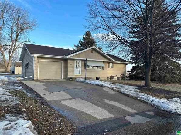 650 S 7th St, Akron, IA 51001