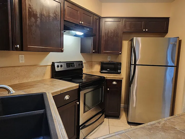 Westridge Apartments — Photo 6