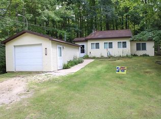 5042 Southwood St, Harrison, MI 48625