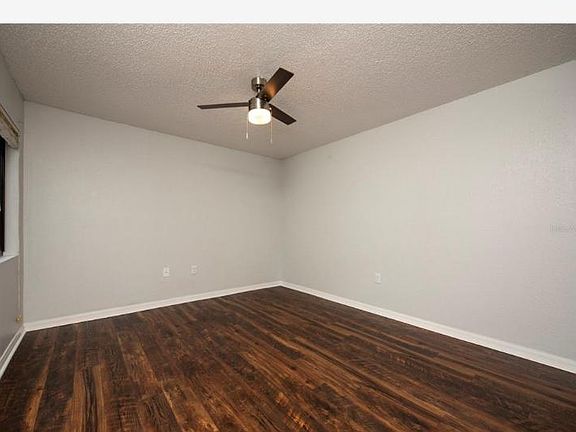 5th image of 576 Breckenridge Vlg Unit 207