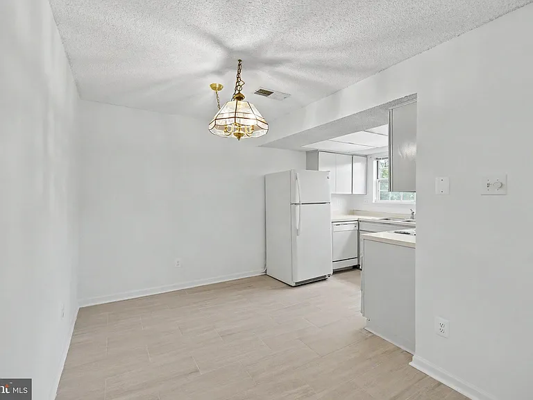 12102 Green Leaf Ct #201 — Photo 12