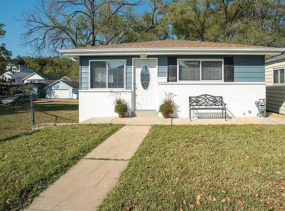 4th image of 2129 Esther Ave