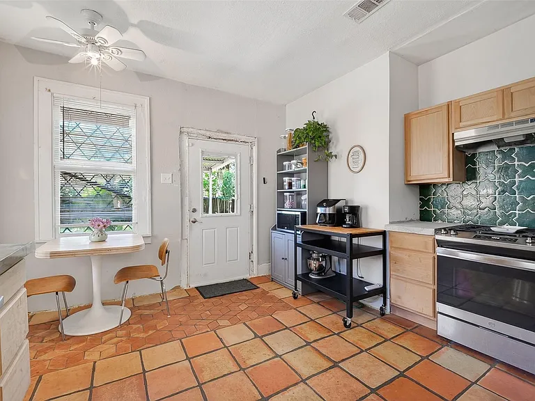 7039 Avenue E — Photo 12