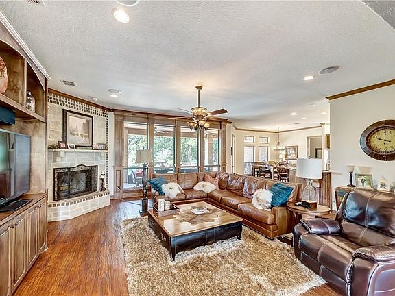 5th image of 123 Western Breeze Dr