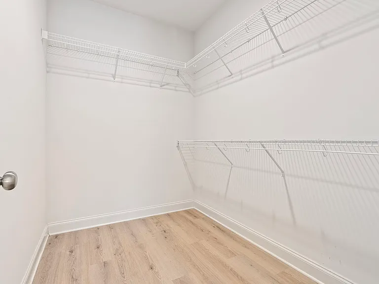 762 N Donahue Dr #3 — Photo 4