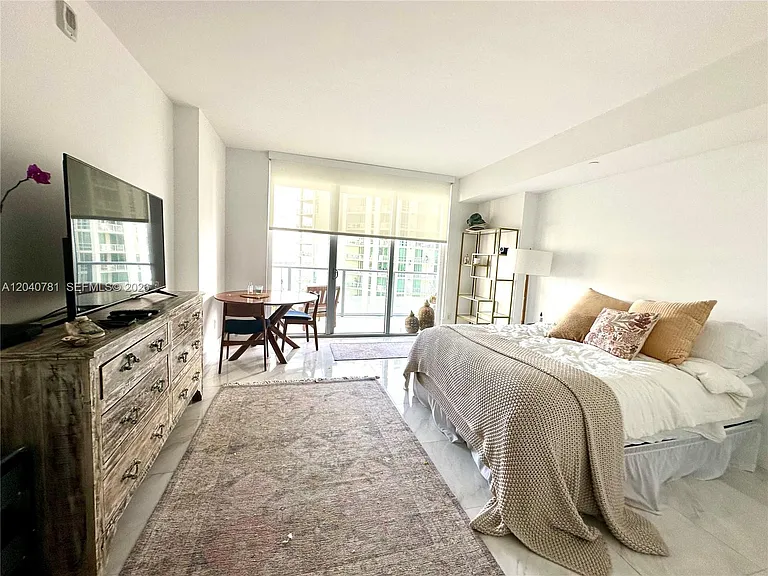 1300 Brickell Bay Dr #2106 — Photo 1