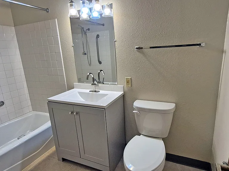 319 S Liberty Ave #2 — Photo 8