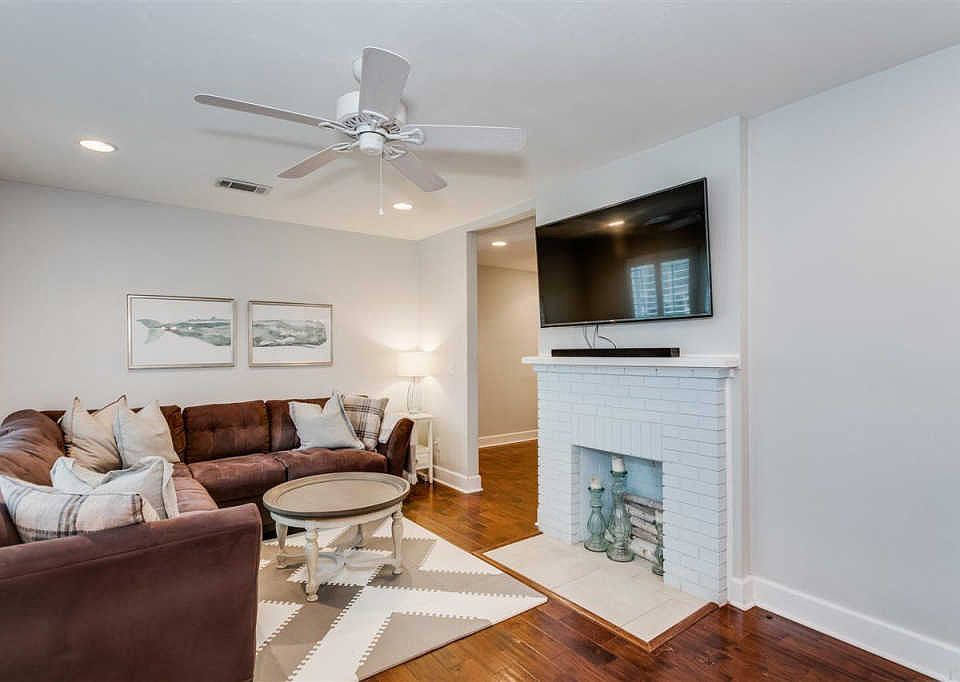 1st image of 2121 N 12th Ave