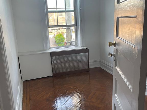 3rd bedroom/possible office space