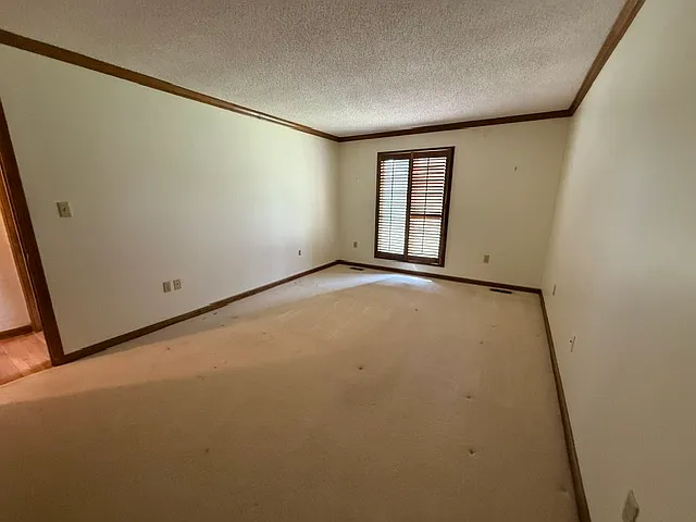 590 Wedgwood Dr — Photo 36