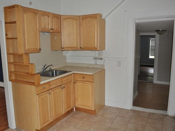 Kitchen sink area