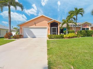 2718 SW 9th Pl, Cape Coral, FL 33914