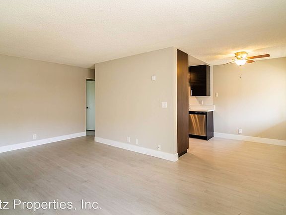 4th image of 3030 Montrose Ave APT 208
