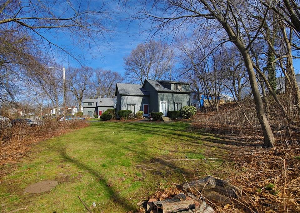 1st image of 122 Lake St #122