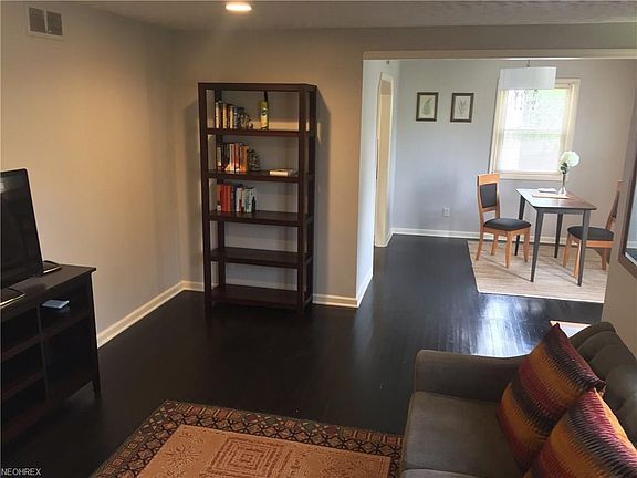 3rd image of 1257 Orchard Heights Dr