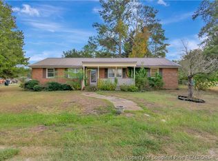 127 Lake Dr, Lumberton, NC 28358