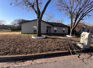 4232 Burly St, Forest Hill, TX 76119