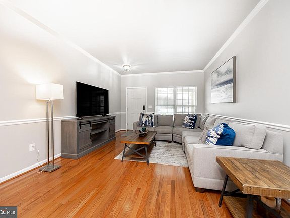 3rd image of 172 Penns Manor Dr