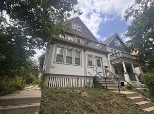 3055 N Bremen St, Milwaukee, WI 53212
