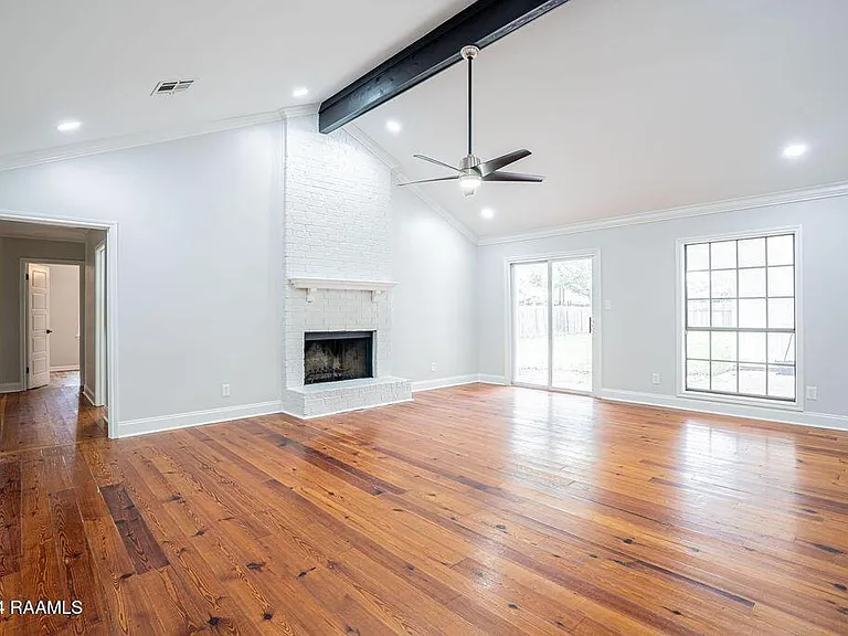 213 Presbytere Pkwy — Photo 5