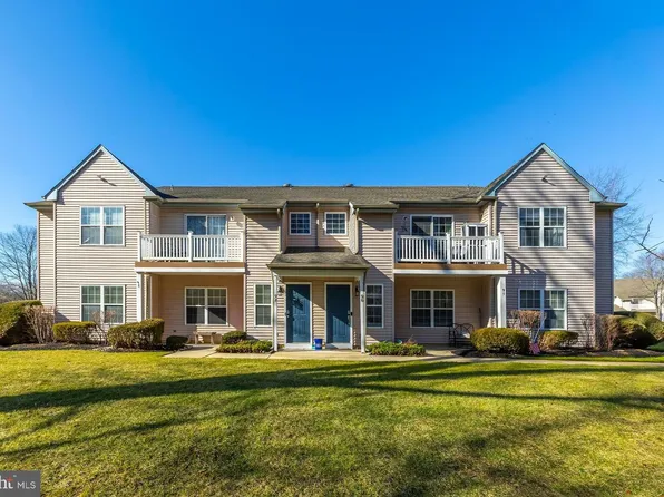96 Crestmont Dr, Mantua, NJ 08051