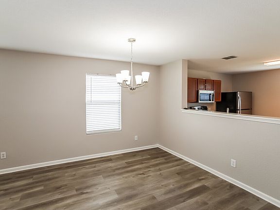 5th image of 1016 Fort Apache Dr