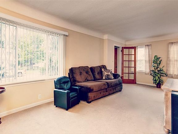 3rd image of 29134 Fuller Ave