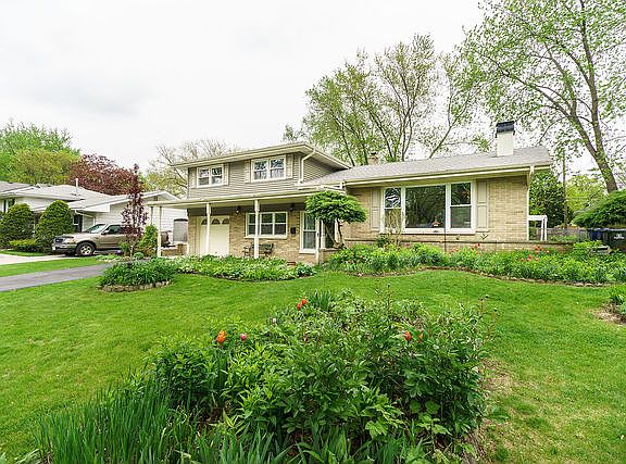 2nd image of 212 Elmwood Dr #1