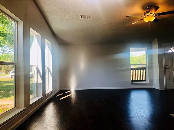 2nd image of 1 Covey Run Cir