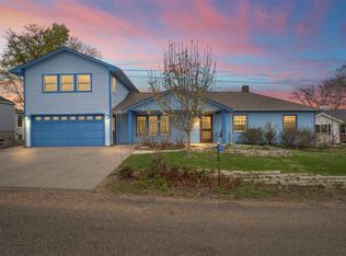 3782 Cottage Reserve Rd NE, Solon, IA 52333