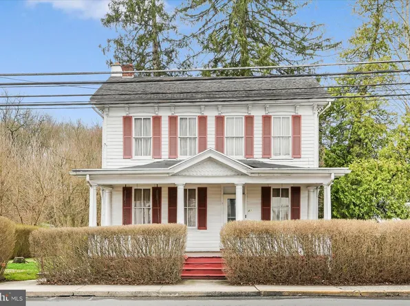41 N Tulpehocken St, Pine Grove, PA 17963
