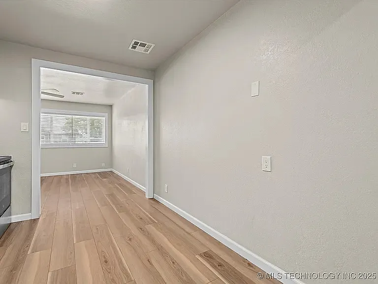 318 SE Avondale Ave — Photo 11