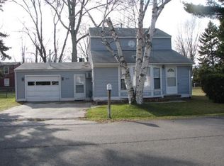 925 Columbia St, Algonac, MI