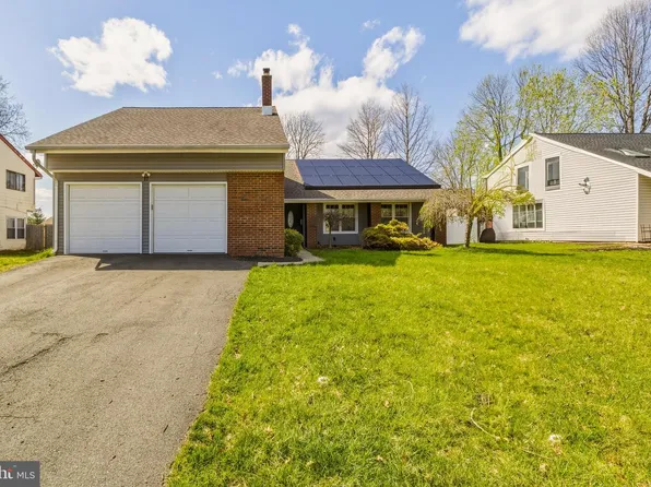 17 Concord Rd, Marlton, NJ 08053