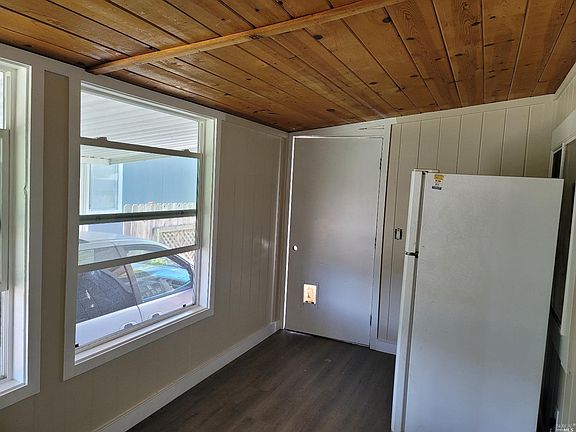 5th image of 317 Locust Tree Way