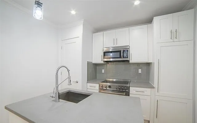 Rented by OGI Management | media 17