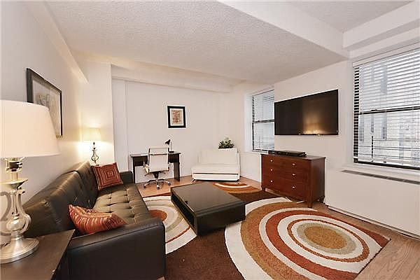 1st image of 150 W 51st St APT 1509