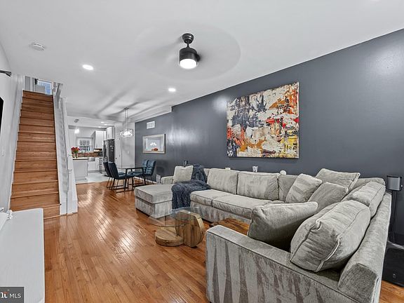 4th image of 2512 E Fairmount Ave