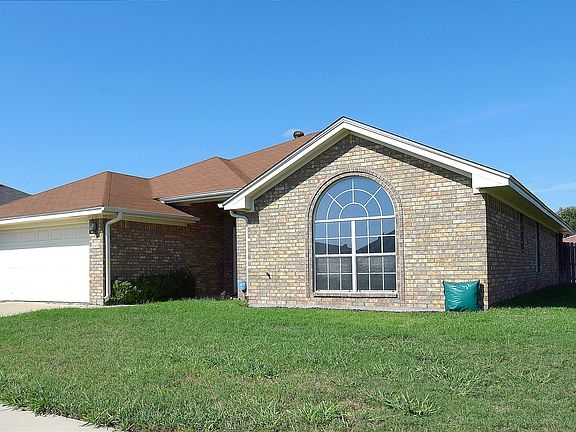 3rd image of 4303 Fremont Dr